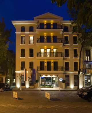 Отель Famous House Пловдив-0